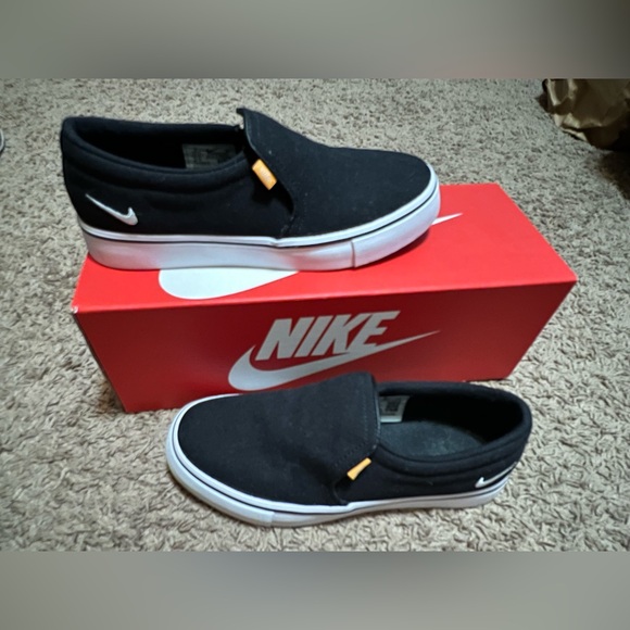 NIKE slip on sneakers - Picture 3 of 5